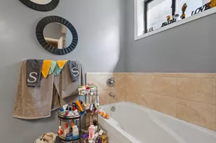 949 W 51st St, Chicago, IL 60609 - Photo 30