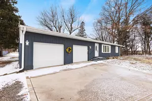 6212 Auburn St, Rockford, IL 61101 - Photo 2