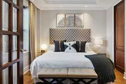 70 E Walton Street #404, Chicago, IL 60611 - Photo 8