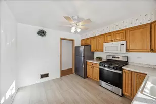 11121 Martindale Dr, Westchester, IL 60154 - Photo 10