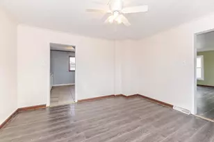 121 E James St, Forrest, IL 61741 - Photo 12