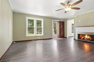 121 E James St, Forrest, IL 61741 - Photo 10
