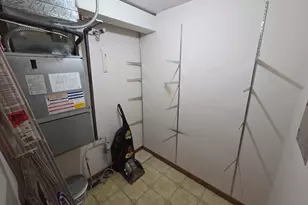 9377 Landings Ln, Des Plaines, IL 60016 - Photo 18