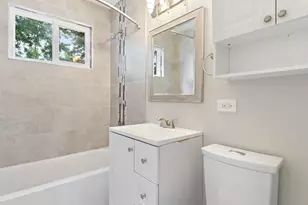 240 N Park Dr, Glenwood, IL 60425 - Photo 6