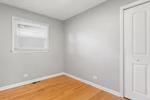 240 N Park Dr, Glenwood, IL 60425 - Photo 8