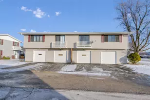 107 Tonset Ct, Schaumburg, IL 60193 - Photo 2