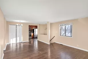 107 Tonset Ct, Schaumburg, IL 60193 - Photo 6
