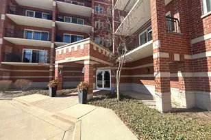 455 W Front St, Wheaton, IL 60187 - Photo 2