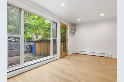 1412 E Rochdale Place, Chicago, IL 60615 - Photo 8
