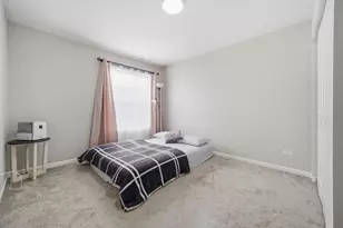 7214 Farmstead Ln, Hanover Park, IL 60133 - Photo 14