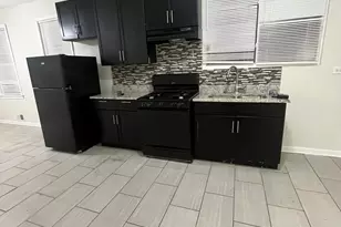 8253 S Brandon Ave, Chicago, IL 60617 - Photo 2