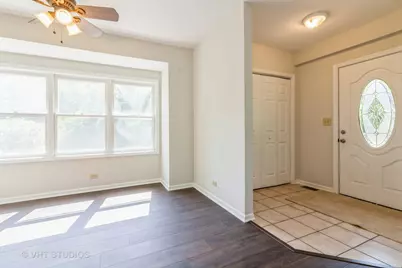 915 E Chicago Avenue, Naperville, IL 60540 - Photo 4