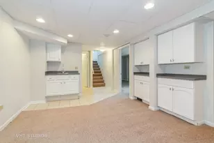 915 E Chicago Ave, Naperville, IL 60540 - Photo 20