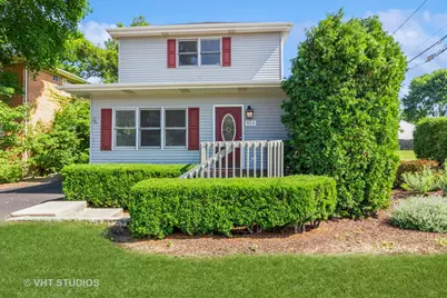 915 E Chicago Avenue, Naperville, IL 60540 - Photo 1