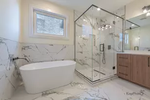 4015 N Albany Ave, Chicago, IL 60618 - Photo 22