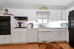 4511 W Howdy Ln W, Alsip, IL 60803 - Photo 10