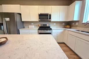 2381 Fairview Cir, Woodstock, IL 60098 - Photo 4