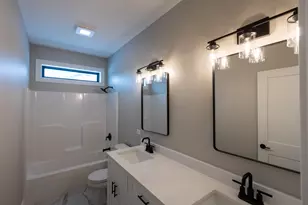 9295 N Stonewall Dr, Newark, IL 60541 - Photo 18