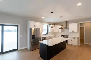 9295 N Stonewall Dr, Newark, IL 60541 - Photo 6