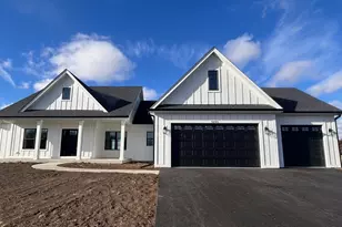 9295 N Stonewall Dr, Newark, IL 60541 - Photo 1