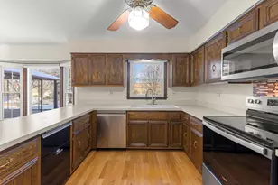 19W140 Ave Chateaux, Oak Brook, IL 60523 - Photo 14