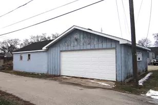 831 Douglas St, Morris, IL 60450 - Photo 12