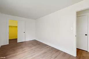 10360 Michael Todd Terrace, Glenview, IL 60025 - Photo 14