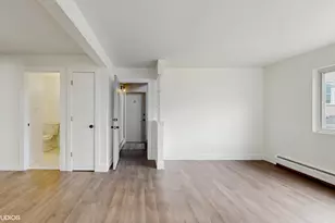 10360 Michael Todd Terrace, Glenview, IL 60025 - Photo 6