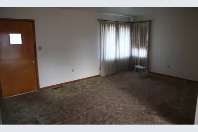 113 Stephens Avenue, Walnut, IL 61376 - Photo 4