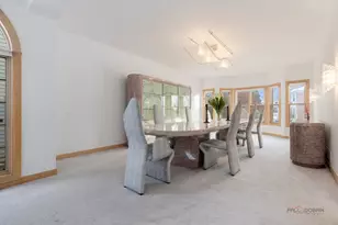 395 Blue Ash Dr, Buffalo Grove, IL 60089 - Photo 6