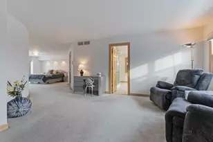 395 Blue Ash Dr, Buffalo Grove, IL 60089 - Photo 16