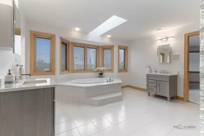 395 Blue Ash Drive, Buffalo Grove, IL 60089 - Photo 18