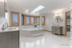 395 Blue Ash Dr, Buffalo Grove, IL 60089 - Photo 18