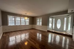 1009 61st St, La Grange Highlands, IL 60525 - Photo 4