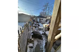 2107 W 70th Pl, Chicago, IL 60636 - Photo 6