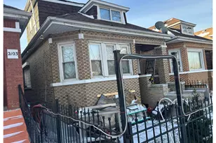 2107 W 70th Pl, Chicago, IL 60636 - Photo 2