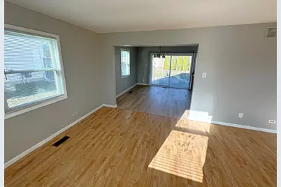 908 Parker Drive, Schaumburg, IL 60194 - Photo 4