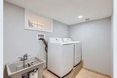 8757 S Paxton Avenue, Chicago, IL 60617 - Photo 12