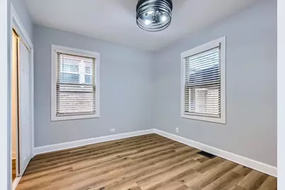 8757 S Paxton Avenue, Chicago, IL 60617 - Photo 6