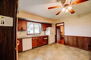 601 E Porter Ave, Watseka, IL 60970 - Photo 16