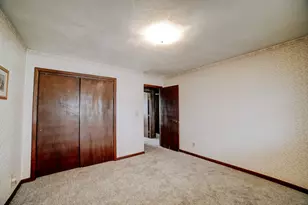 601 E Porter Ave, Watseka, IL 60970 - Photo 32