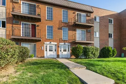 109 W Elk Trail #208, Carol Stream, IL 60188 - Photo 1