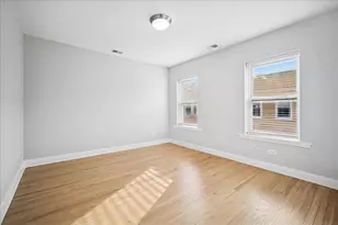 7411 N Hoyne Ave, Chicago, IL 60645 - Photo 14