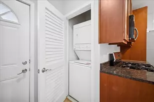 7411 N Hoyne Ave, Chicago, IL 60645 - Photo 10