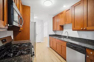 7411 N Hoyne Ave, Chicago, IL 60645 - Photo 8