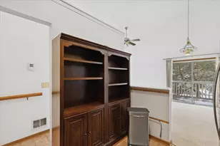 1025 Castleshire Dr, Woodstock, IL 60098 - Photo 8