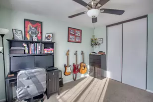 7070 Newport Dr, Woodridge, IL 60517 - Photo 12