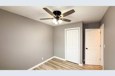 1703 Hedge Road, Champaign, IL 61821 - Photo 8