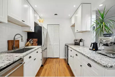 5721 Circle Drive #102, Oak Lawn, IL 60453 - Photo 6