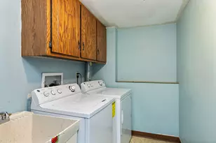 183 Brookside Dr, Elgin, IL 60123 - Photo 30